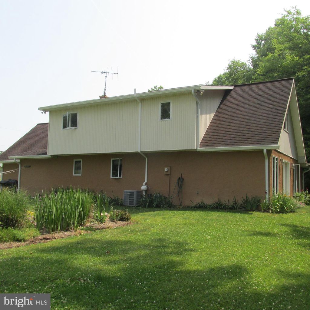 Photo of 896 SIMMONTOWN RD, GAP, PA 17527 (MLS # PALA2036644)