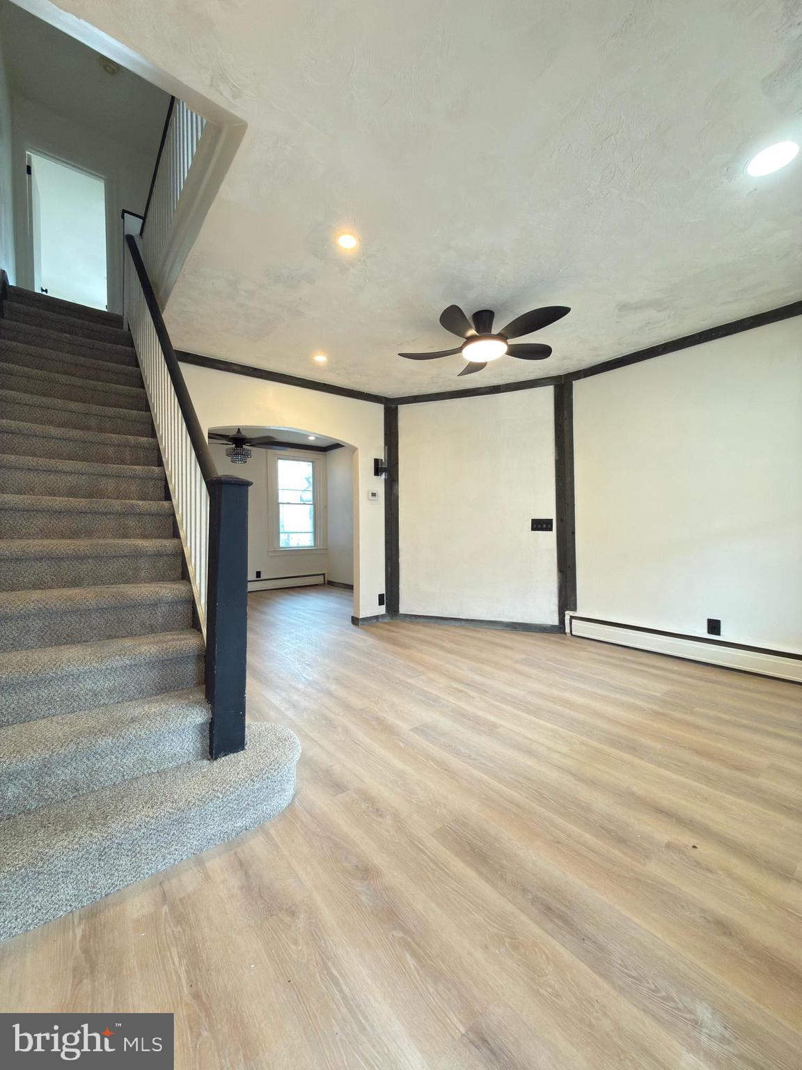 5807 N AMERICAN STREET