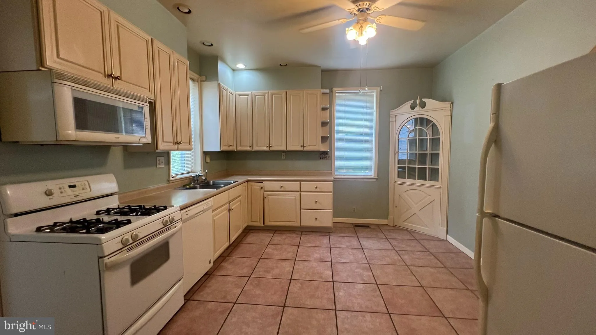 Stratford, New Jersey 08084, United States, 4 Bedrooms Bedrooms, ,Residential,Active,191255