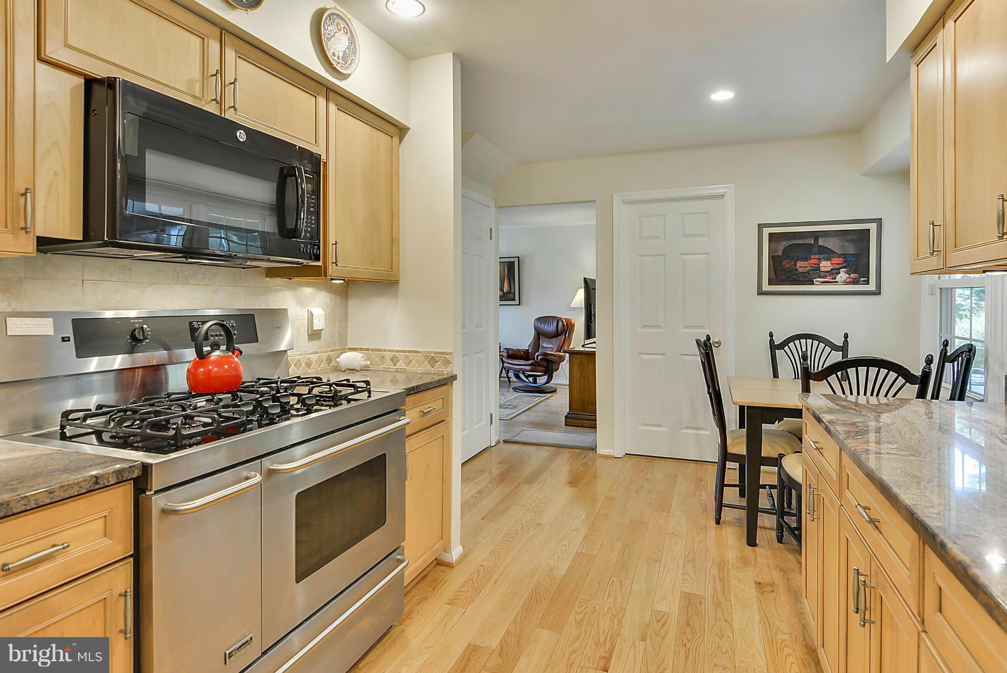 QUINCE ORCHARD KNOLLS - Residential