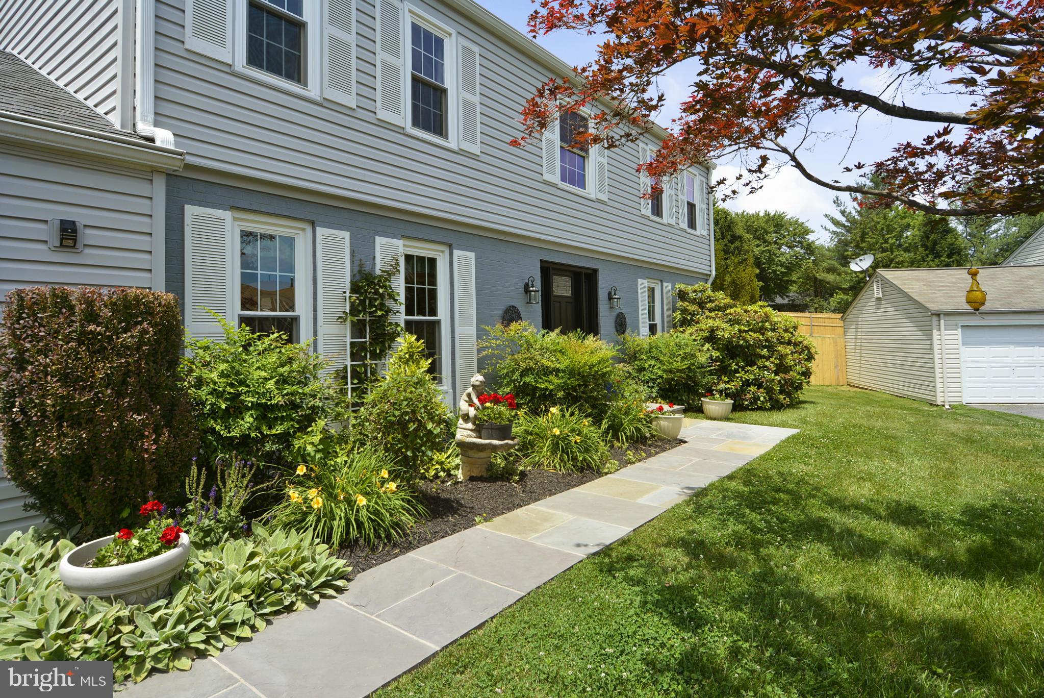 QUINCE ORCHARD KNOLLS - Residential