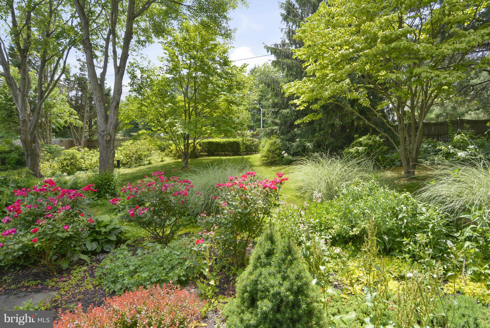 QUINCE ORCHARD KNOLLS - Residential