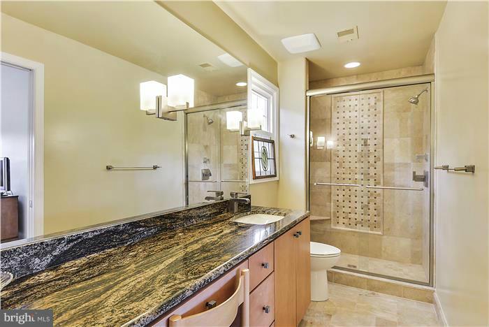 QUINCE ORCHARD KNOLLS - Residential