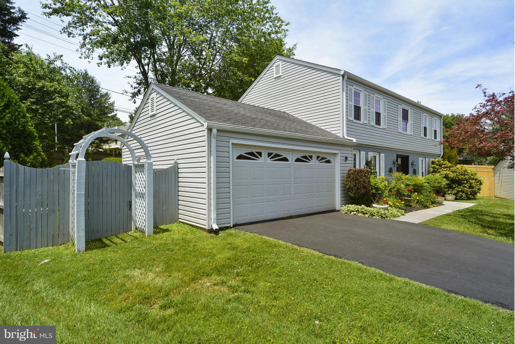 QUINCE ORCHARD KNOLLS - Residential