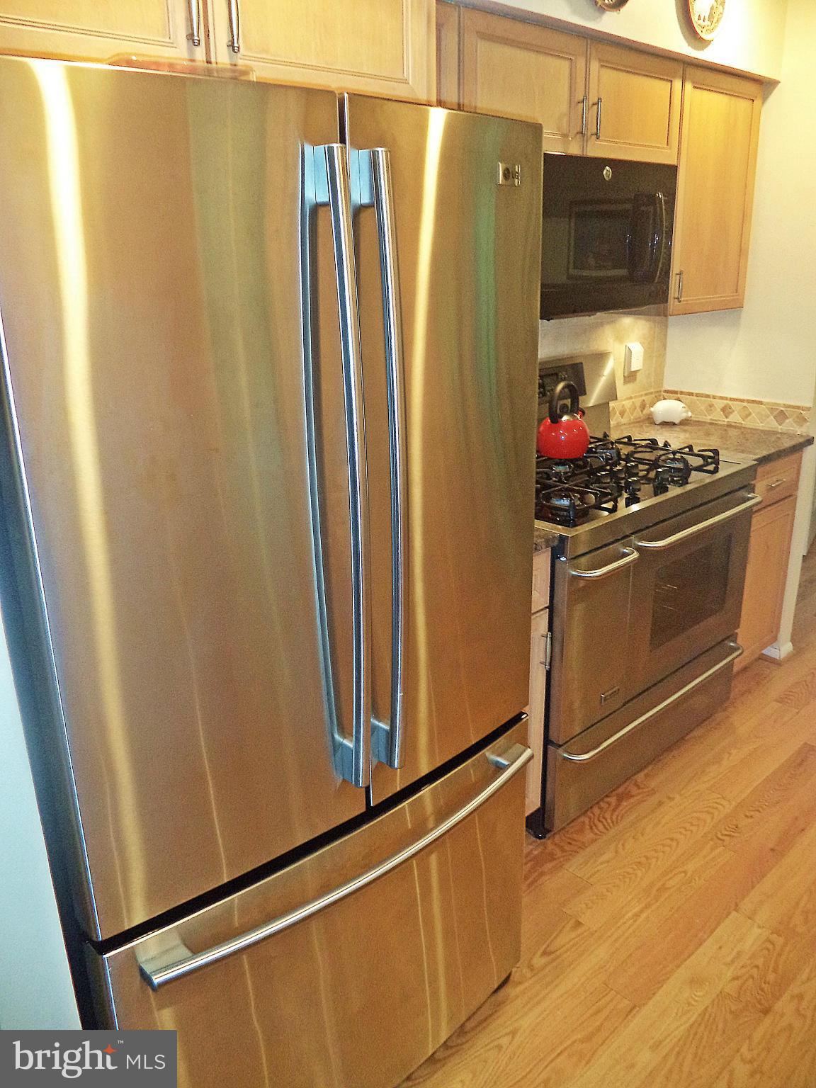 QUINCE ORCHARD KNOLLS - Residential