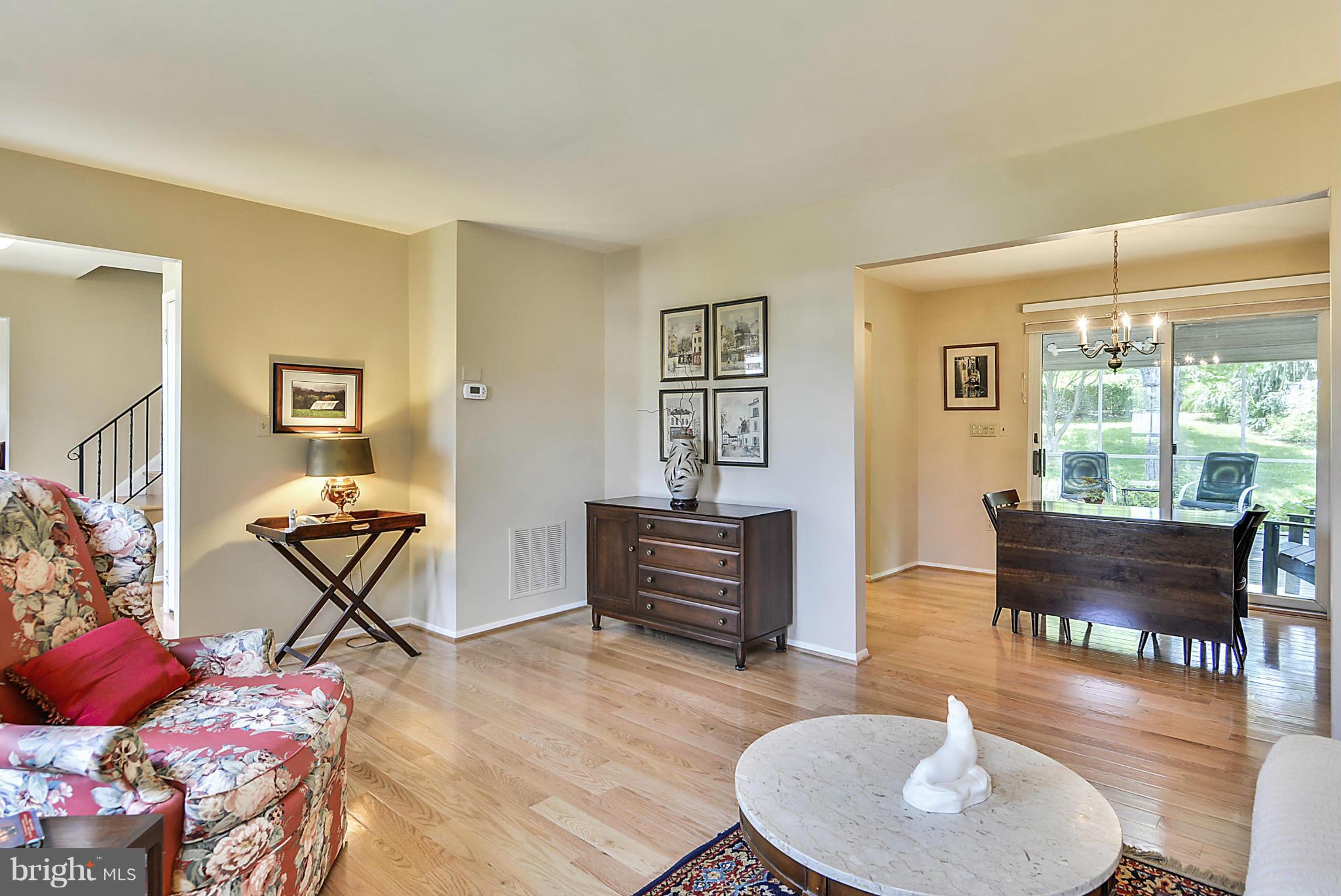 QUINCE ORCHARD KNOLLS - Residential