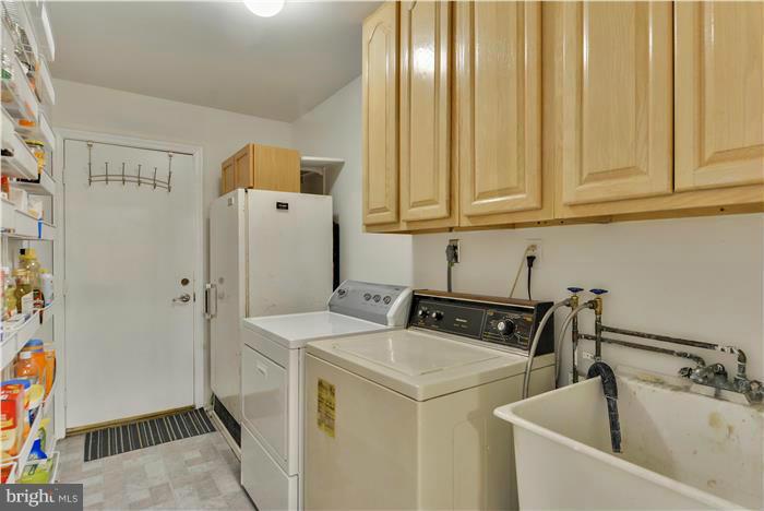 QUINCE ORCHARD KNOLLS - Residential