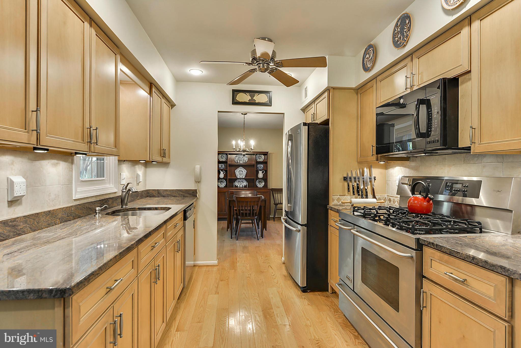 QUINCE ORCHARD KNOLLS - Residential