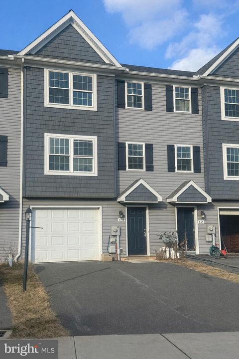Photo of 745 Kentwell Drive, YORK, PA 17406 (MLS # PAYK2098722)