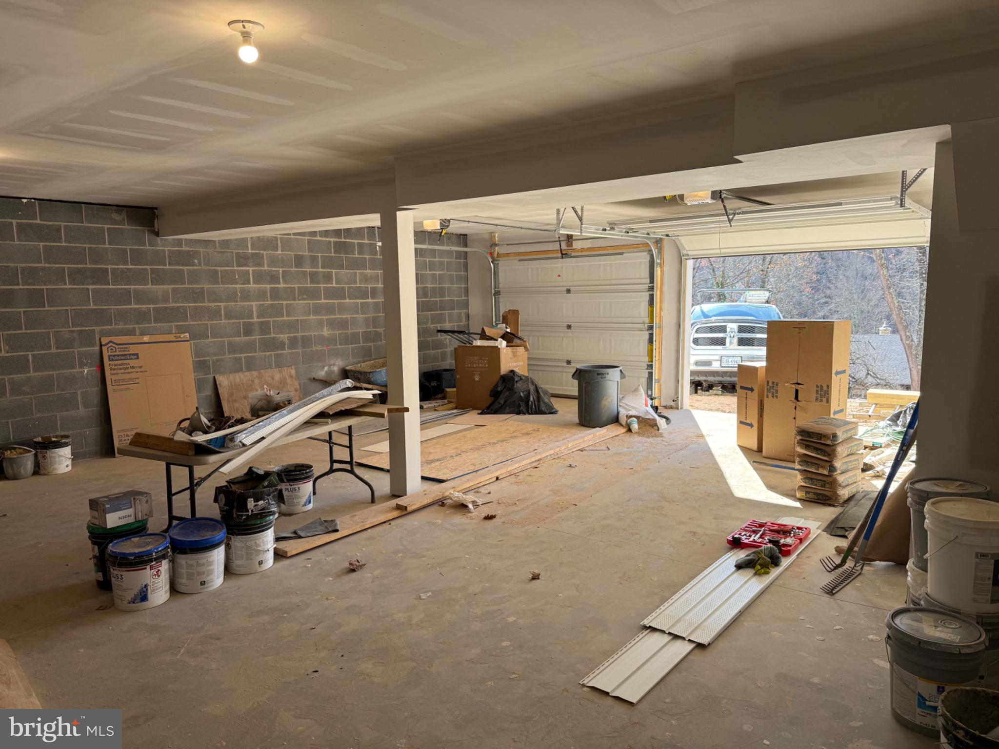 LAKE HOLIDAY ESTATES - Residential