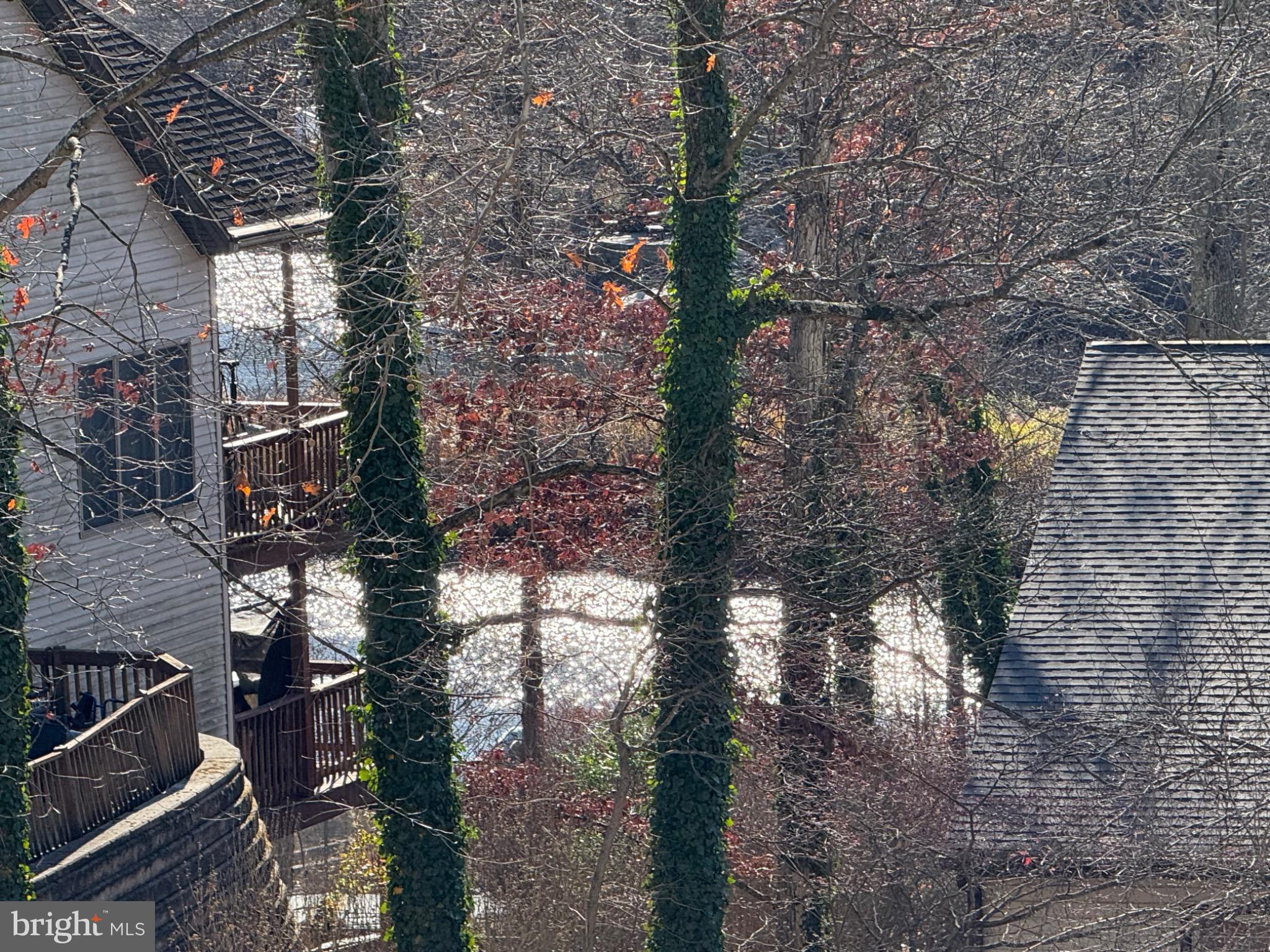 LAKE HOLIDAY ESTATES - Residential