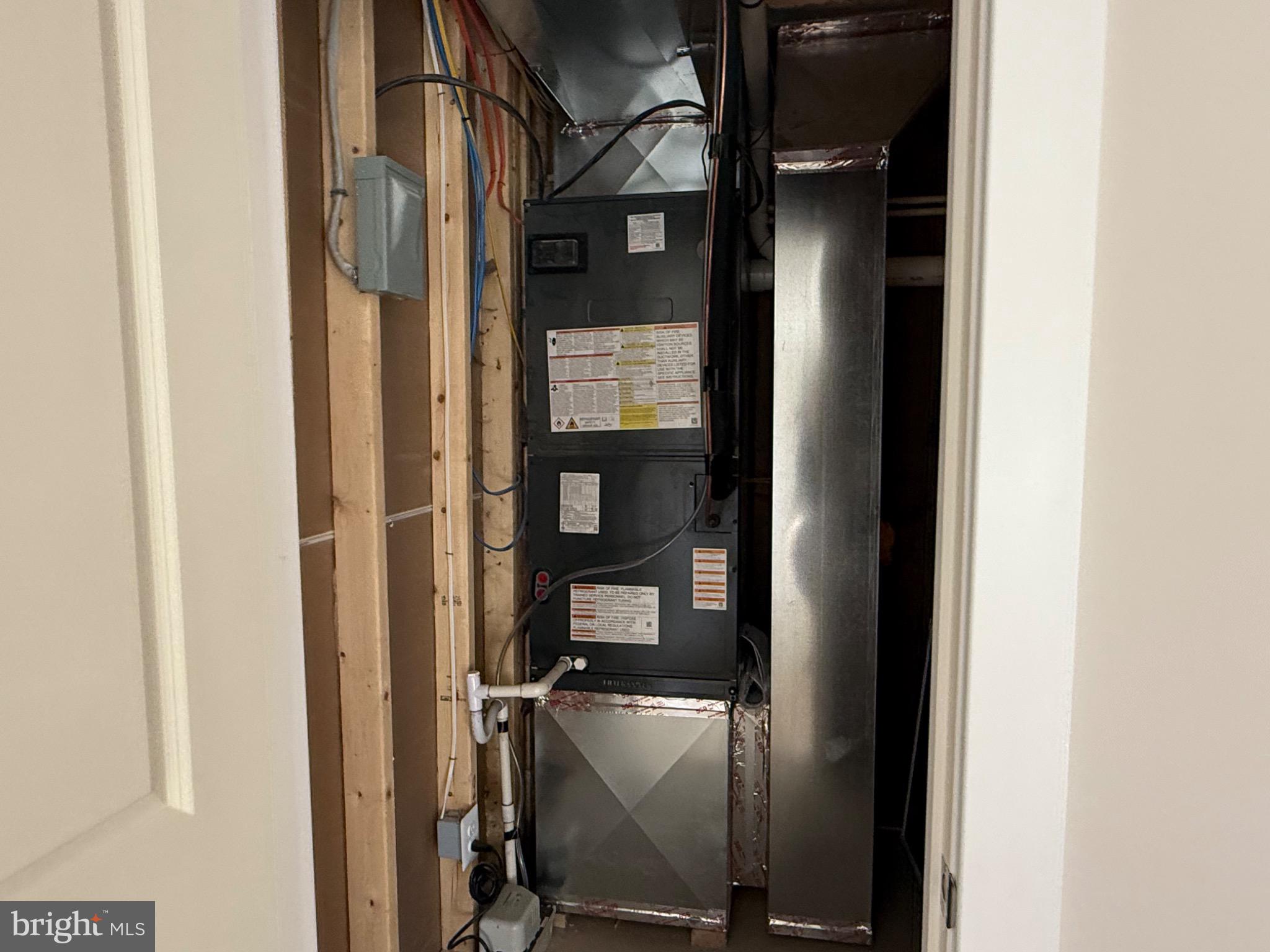 LAKE HOLIDAY ESTATES - Residential