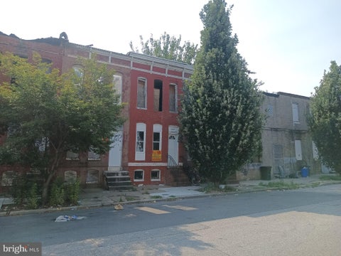 Townhouse For Sale - 1724 N Mount Street<br/> BALTIMORE, MD 21217