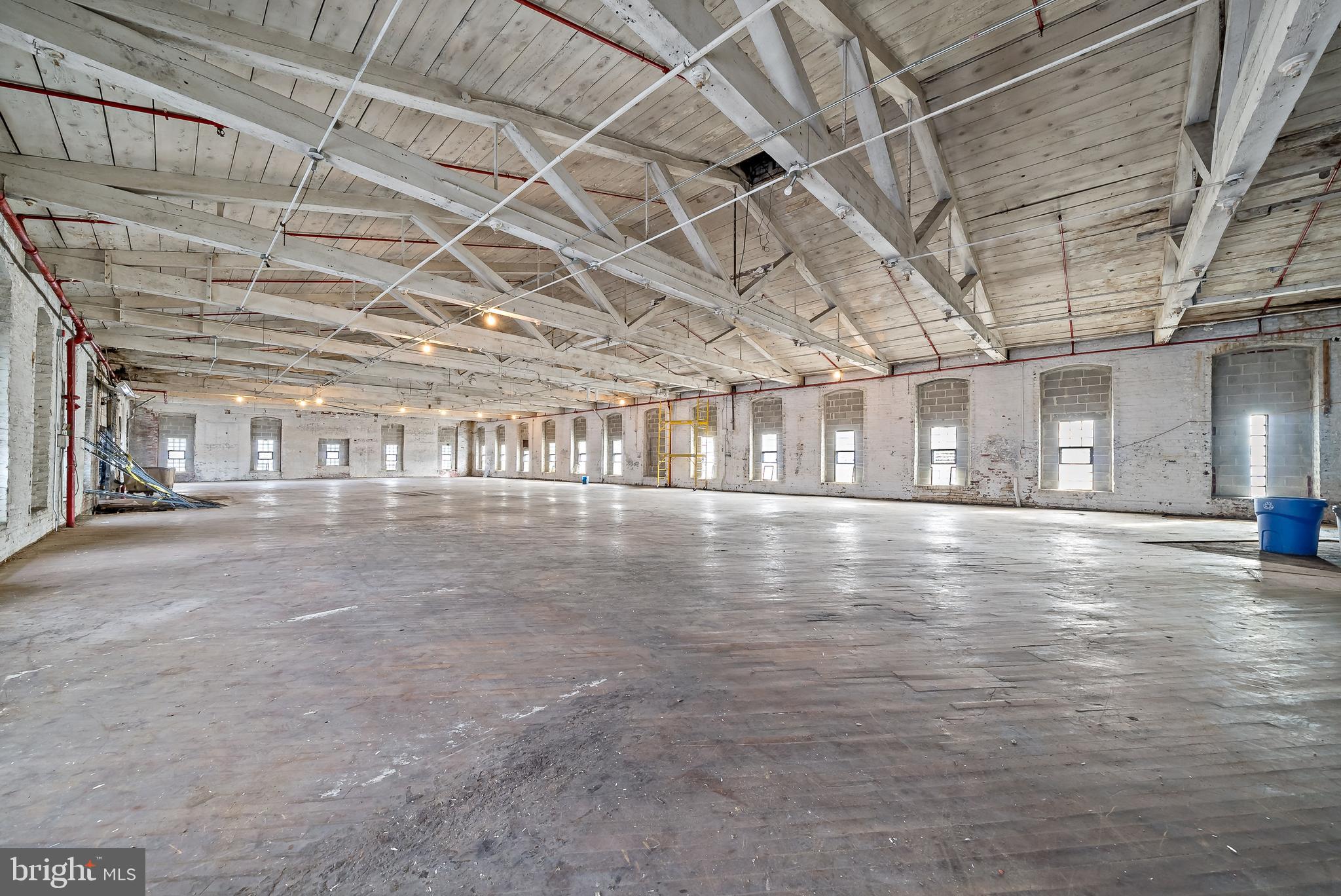 FRANKFORD - Commercial Sale