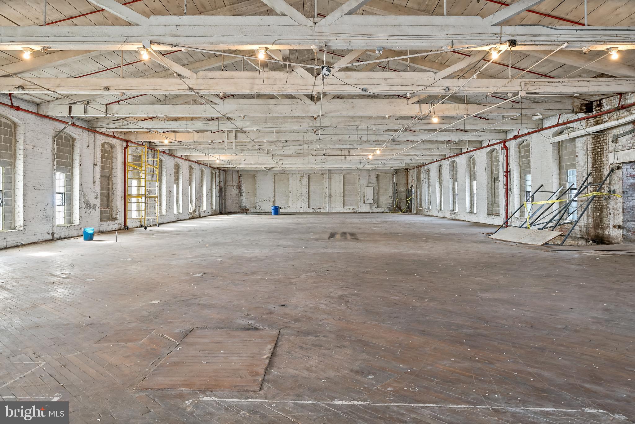 FRANKFORD - Commercial Sale