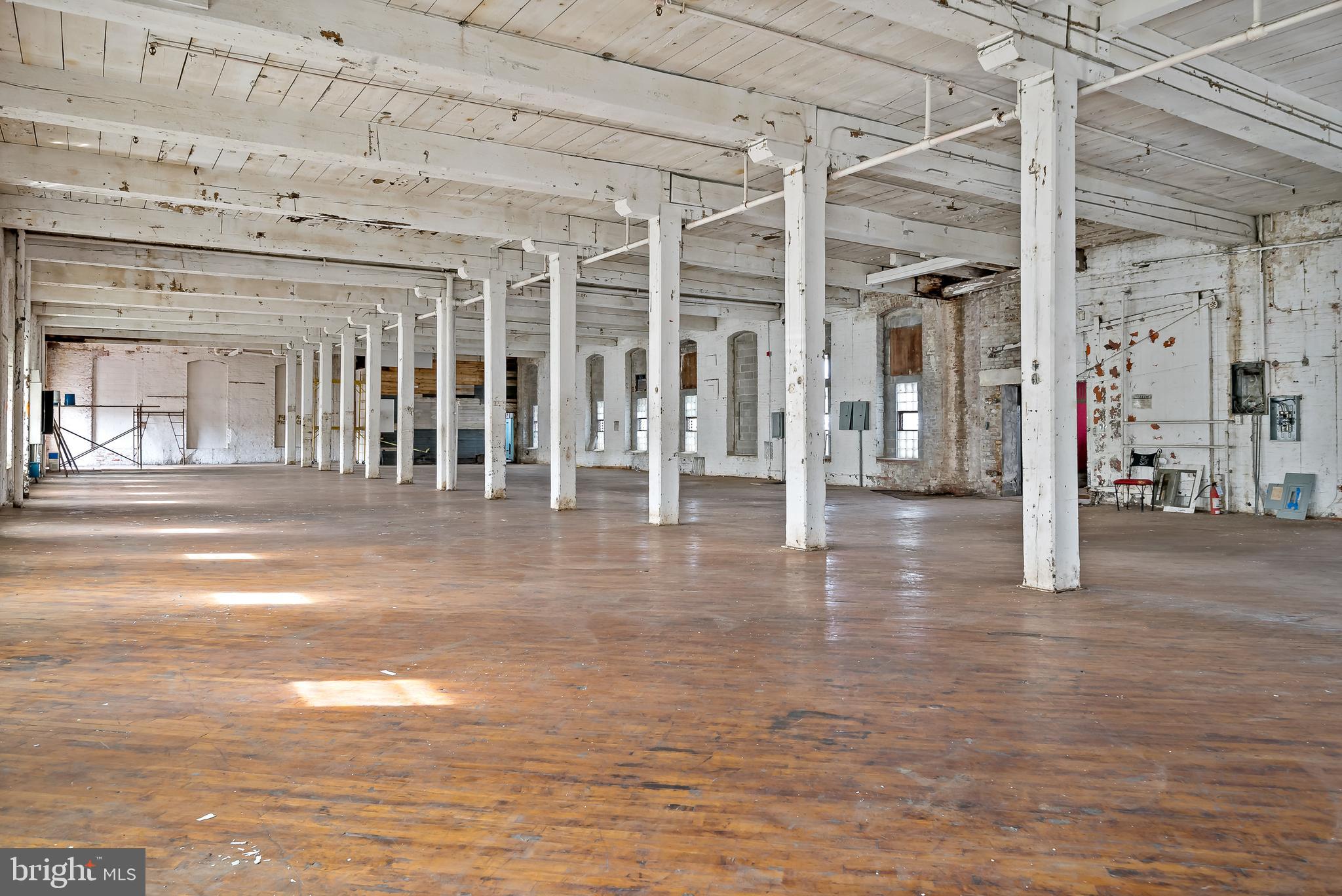 FRANKFORD - Commercial Sale