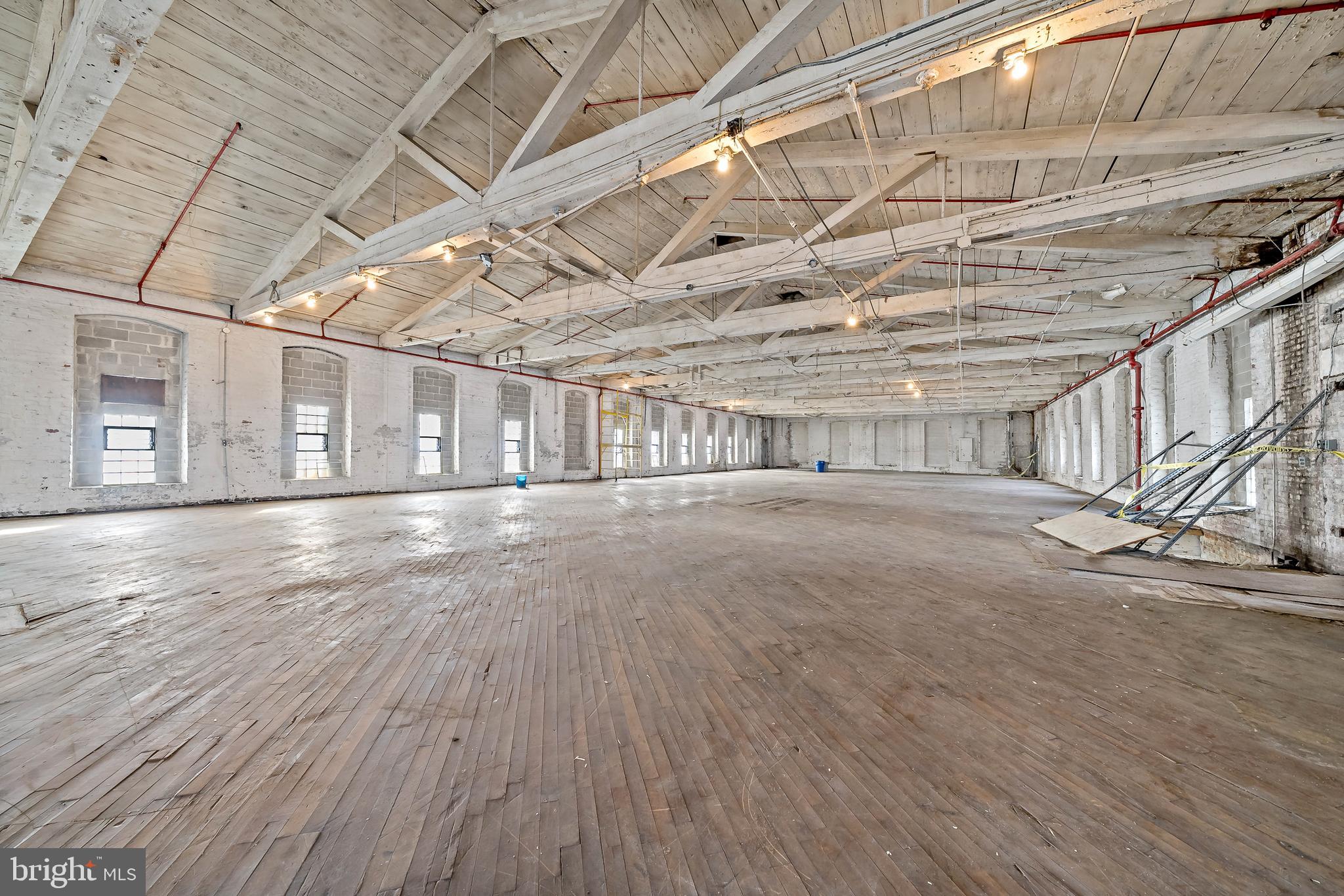 FRANKFORD - Commercial Sale