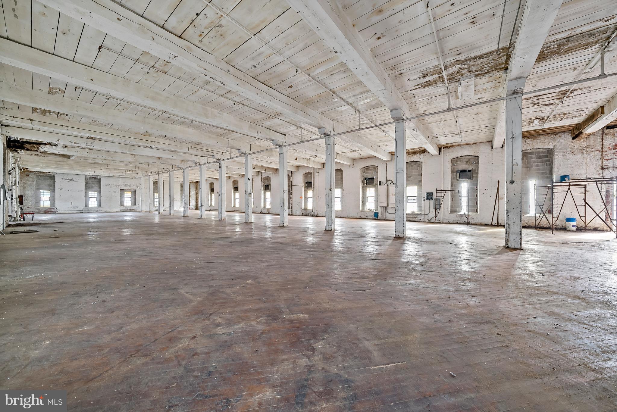 FRANKFORD - Commercial Sale