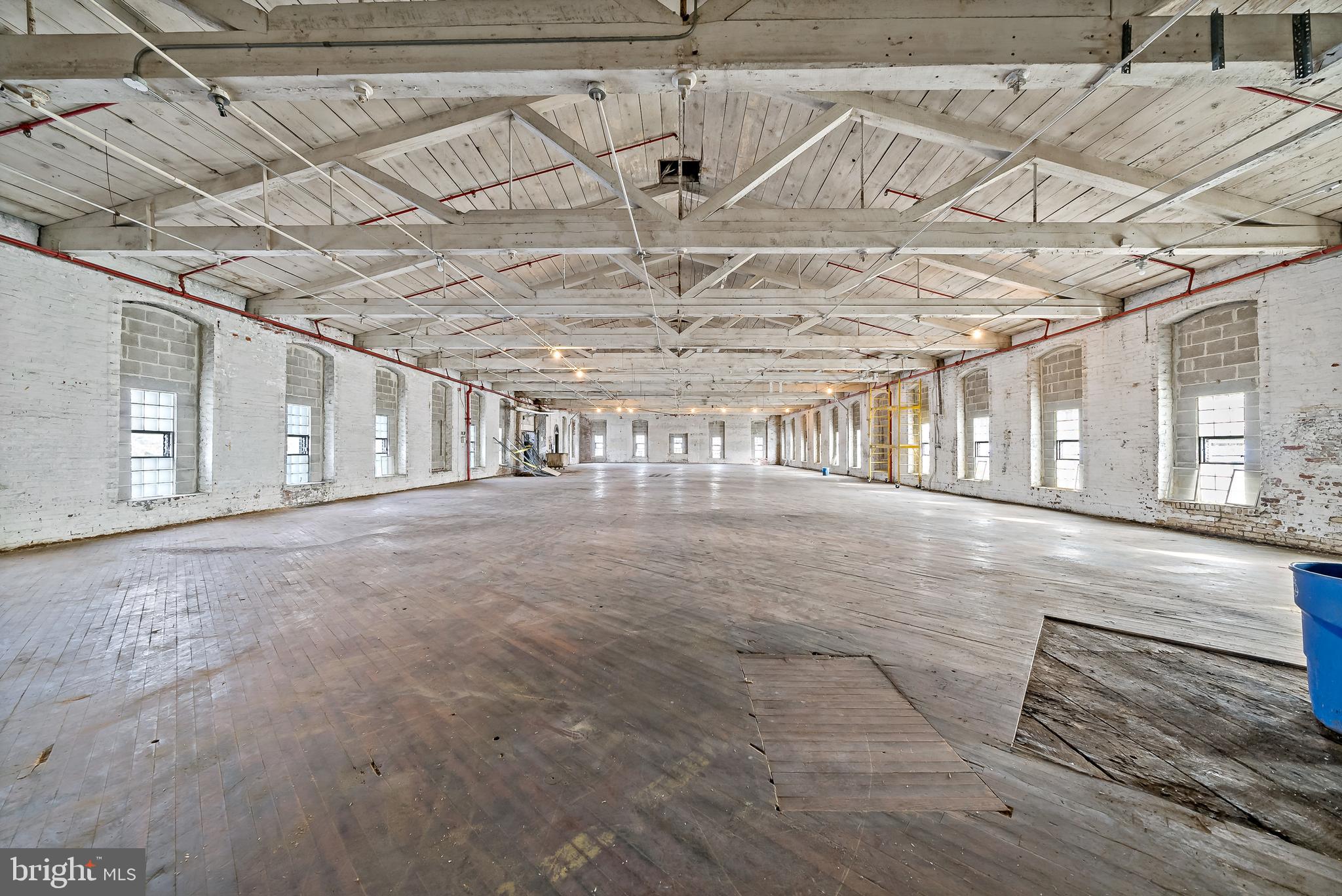 FRANKFORD - Commercial Sale