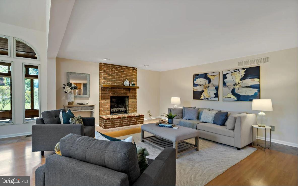 GWYNEDD KNOLL - Residential Lease