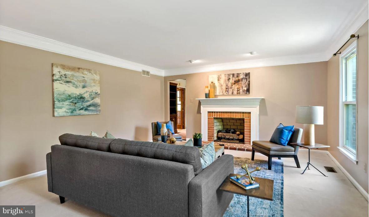 GWYNEDD KNOLL - Residential Lease