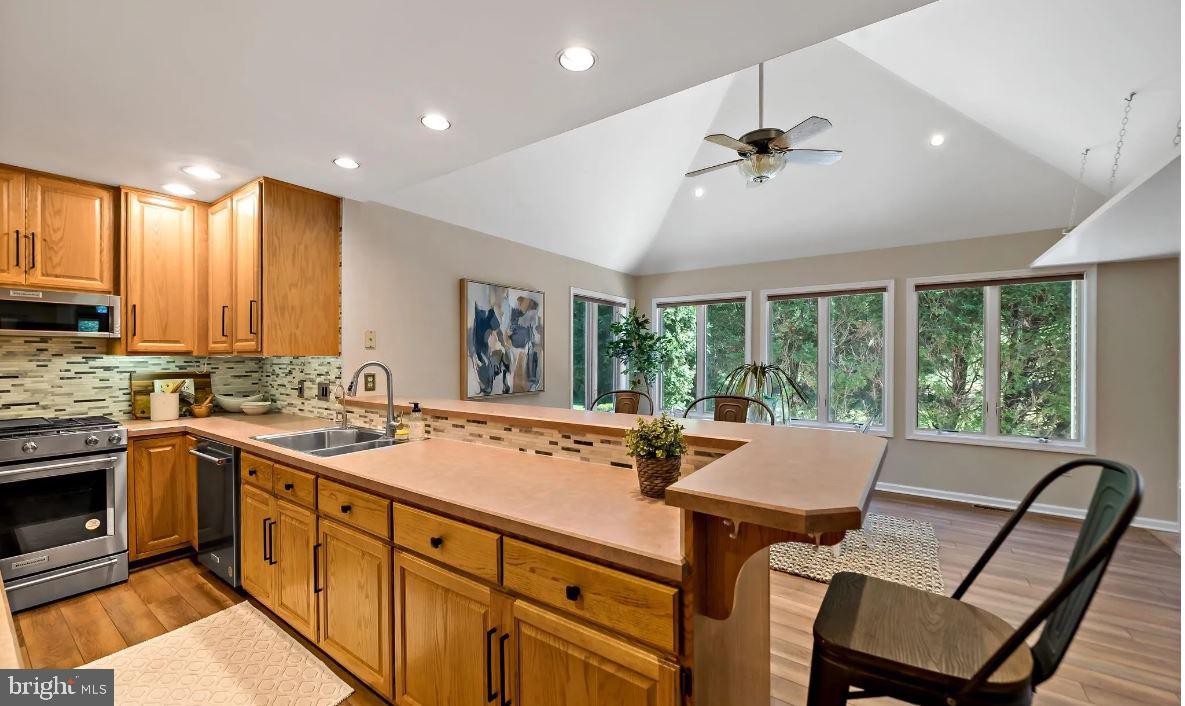 GWYNEDD KNOLL - Residential Lease