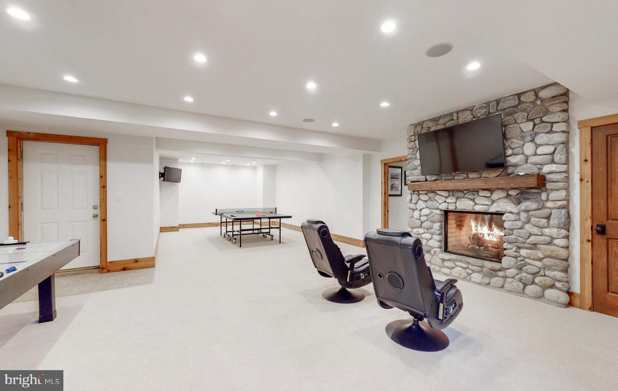 FALLS ROAD CORRIDOR - Residential