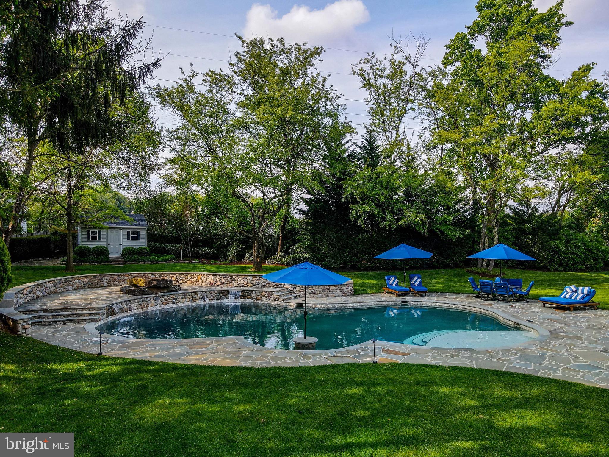 FALLS ROAD CORRIDOR - Residential