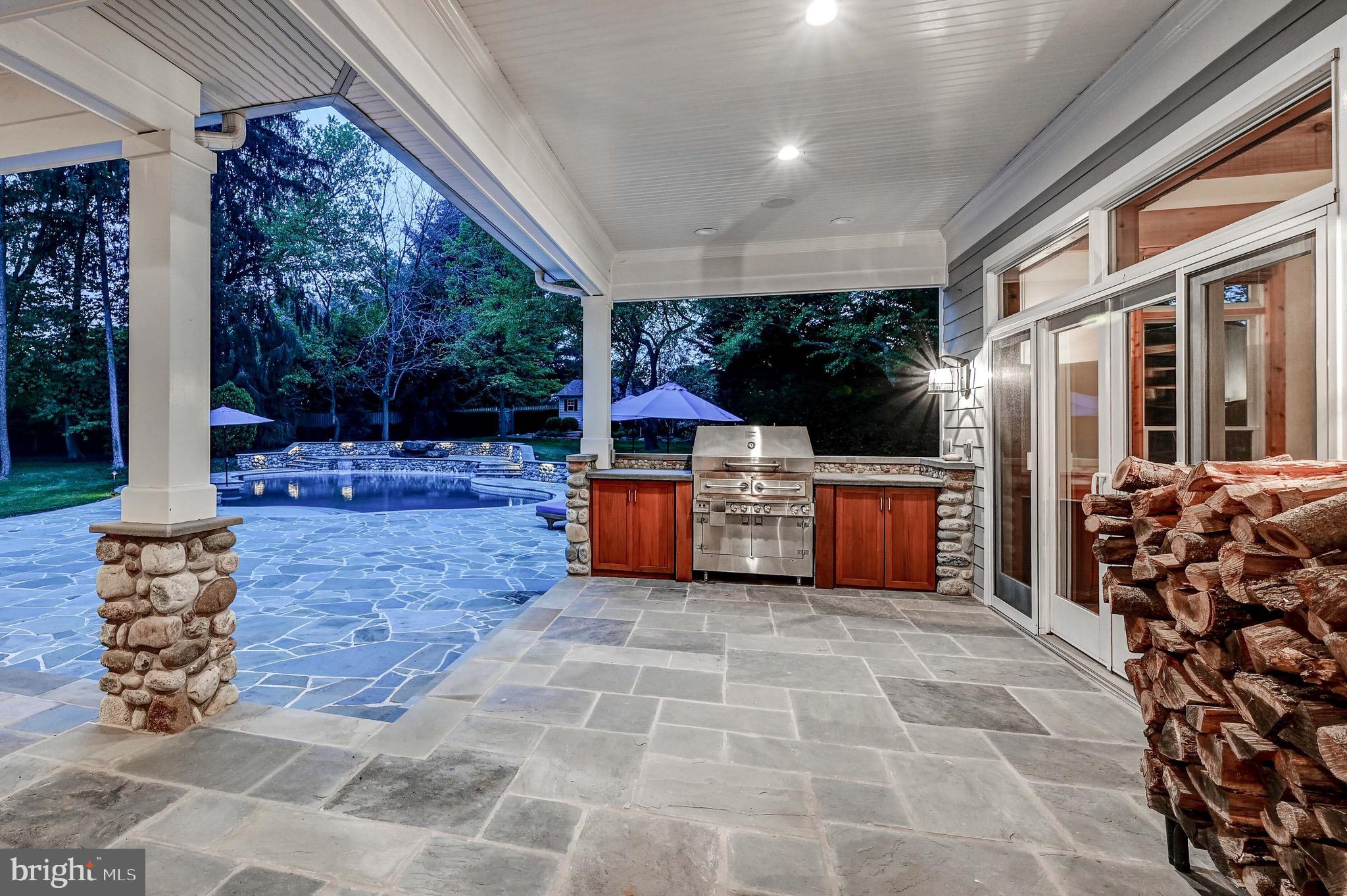 FALLS ROAD CORRIDOR - Residential