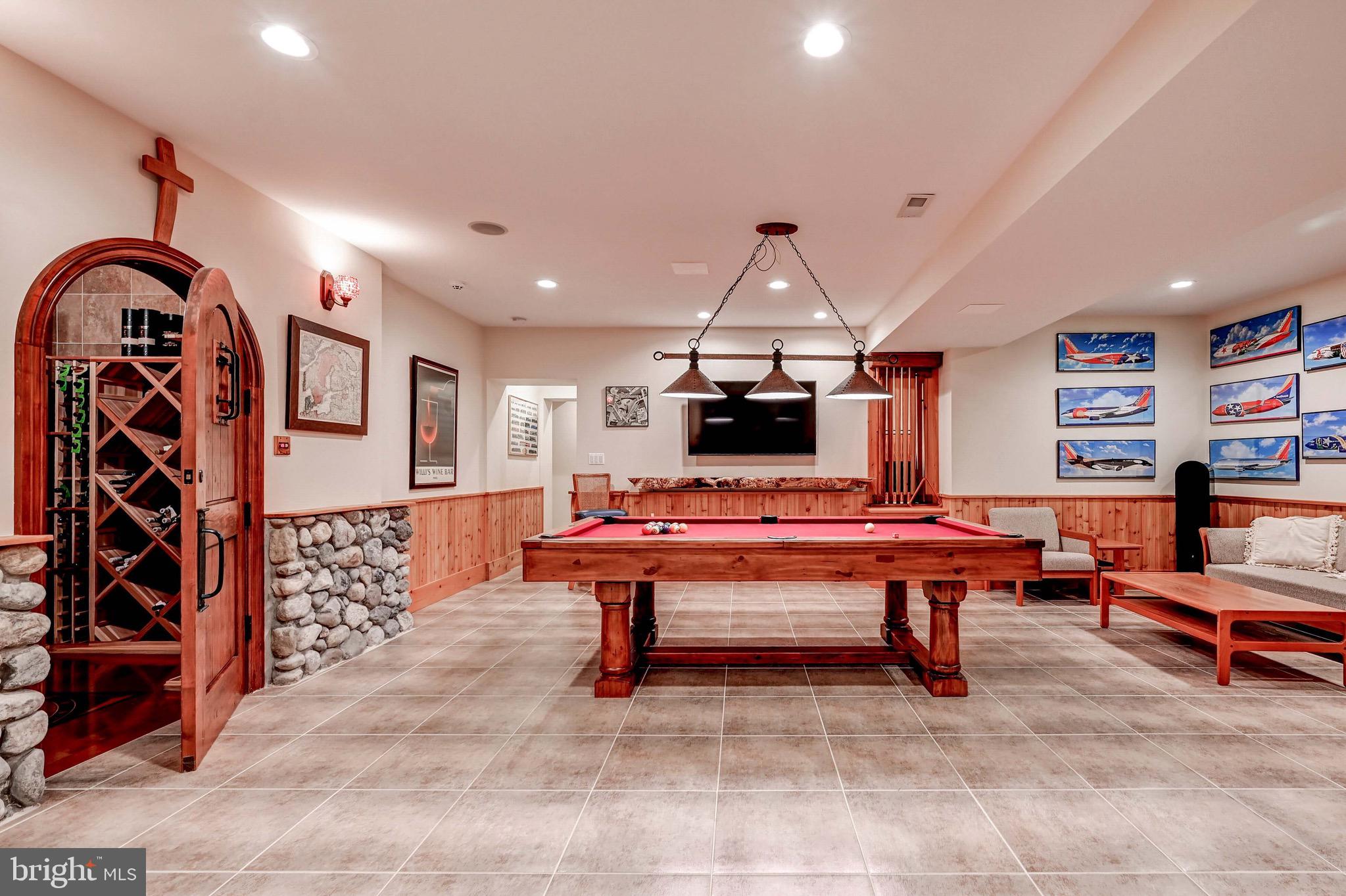 FALLS ROAD CORRIDOR - Residential