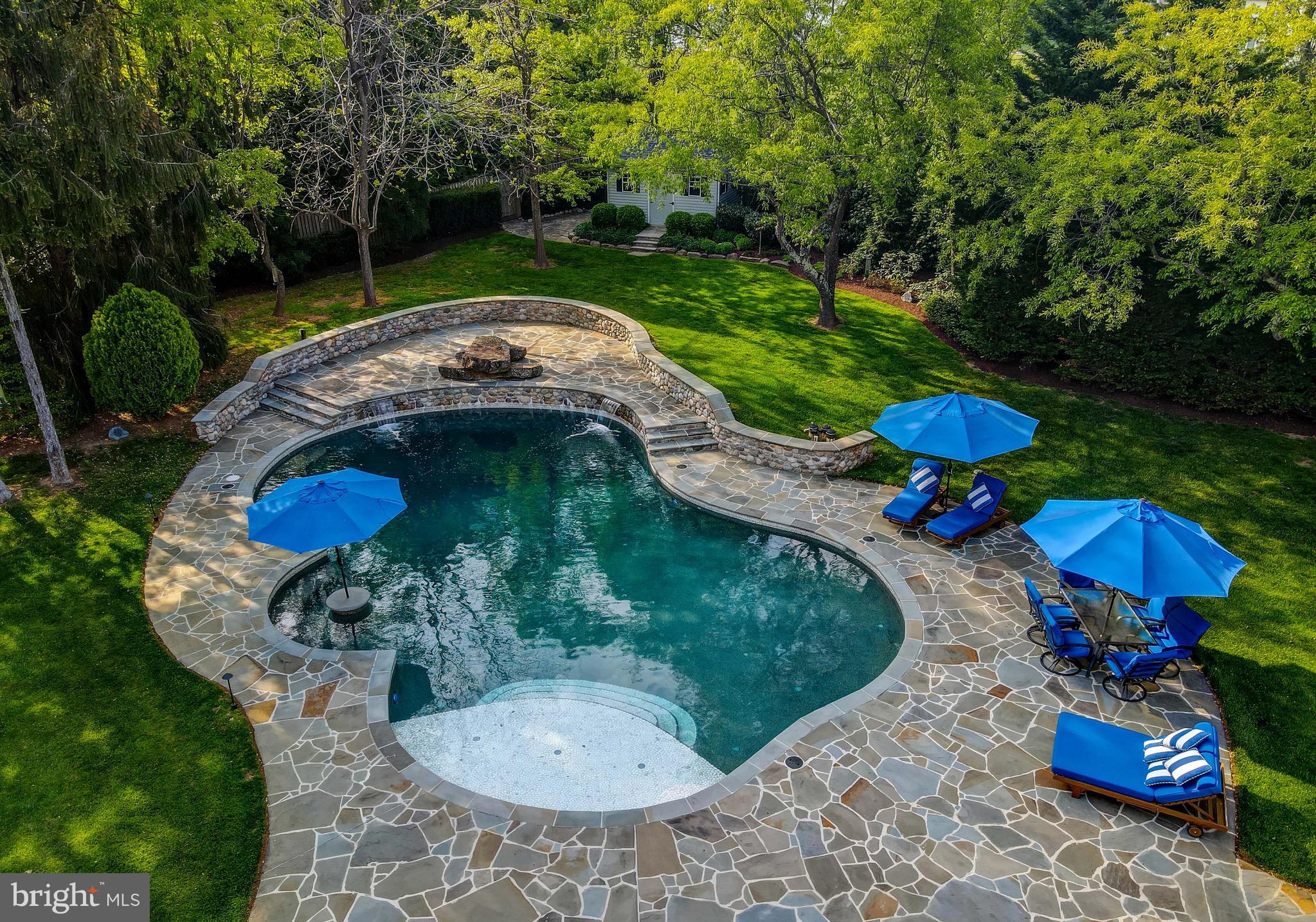 FALLS ROAD CORRIDOR - Residential