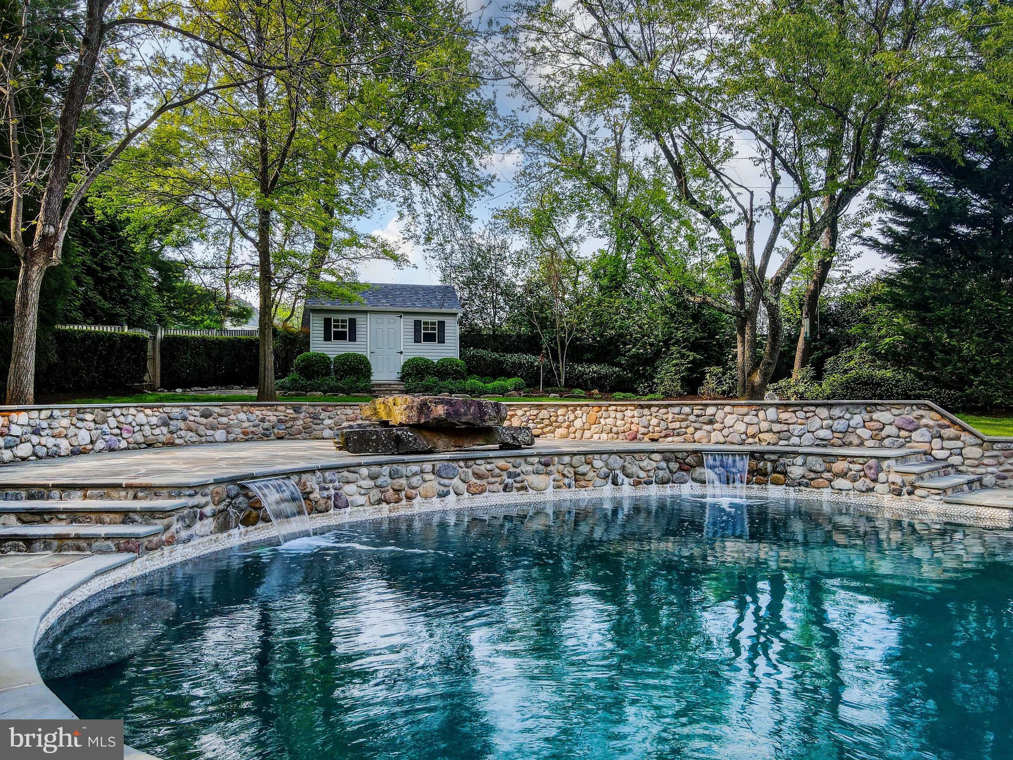 FALLS ROAD CORRIDOR - Residential