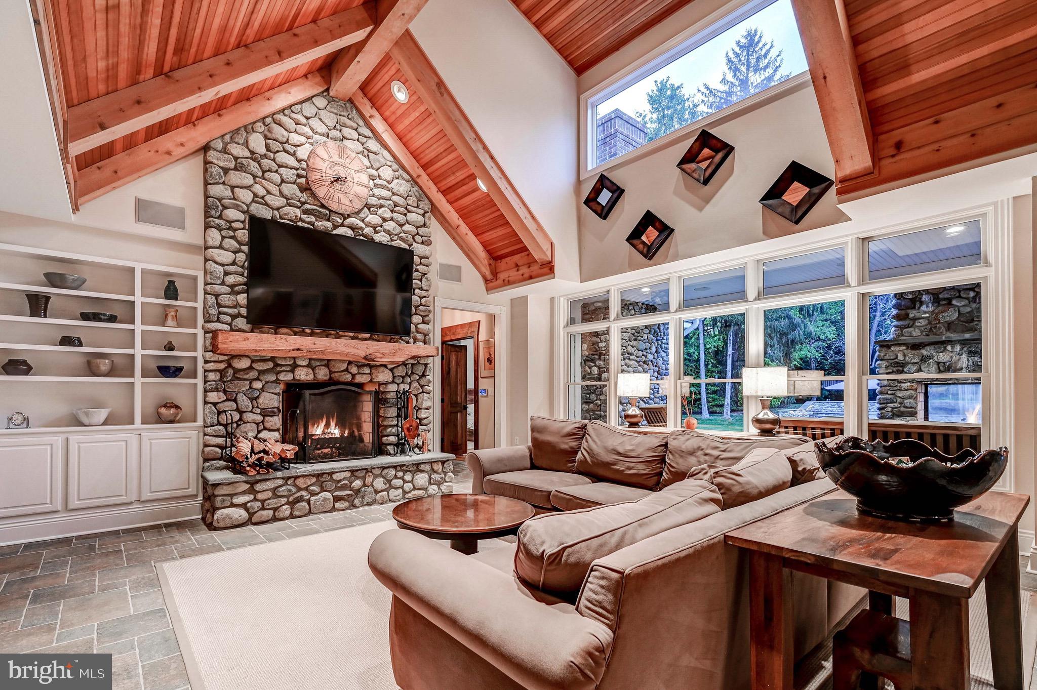 FALLS ROAD CORRIDOR - Residential