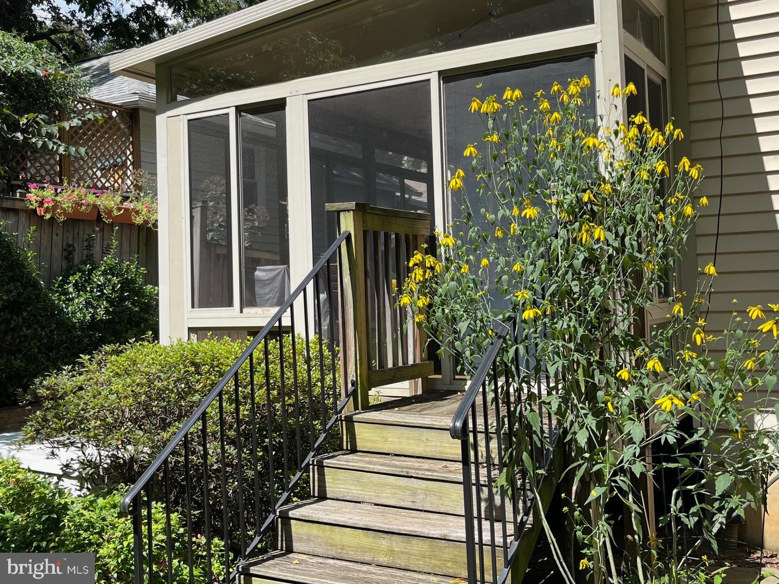 412 SILVER SPRING AVENUE