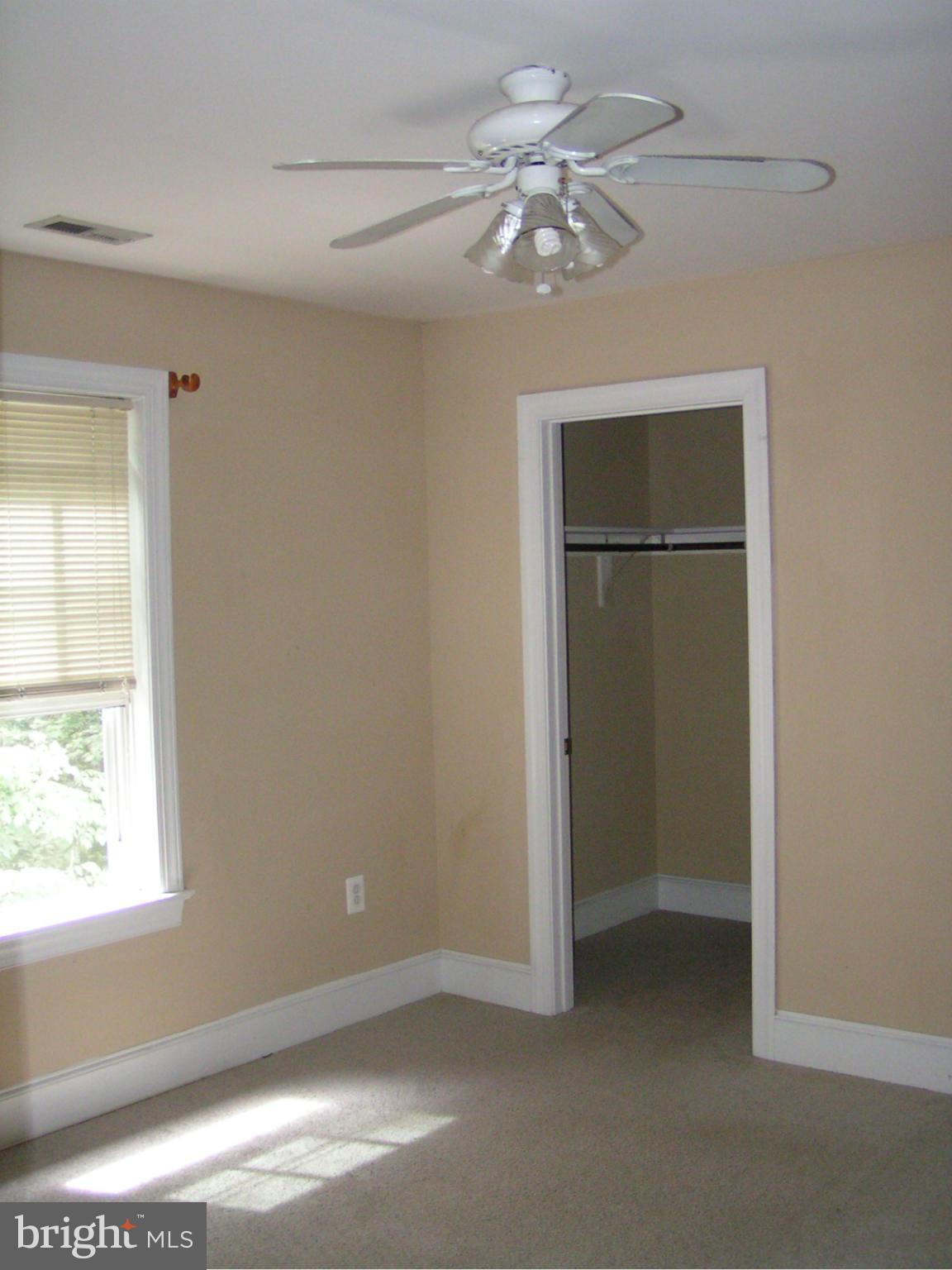 ESPERANZA FARMS - Residential Lease