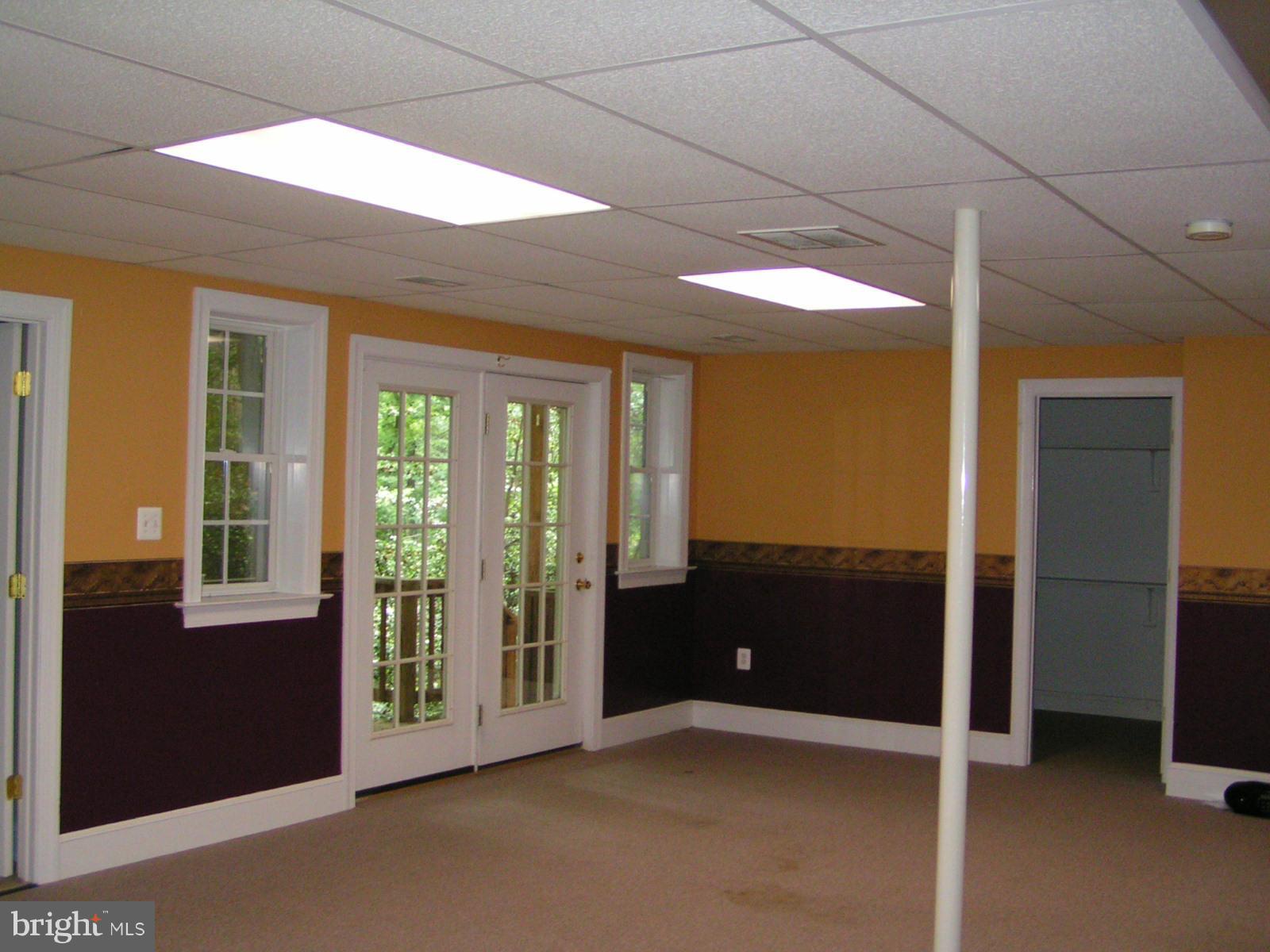 ESPERANZA FARMS - Residential Lease