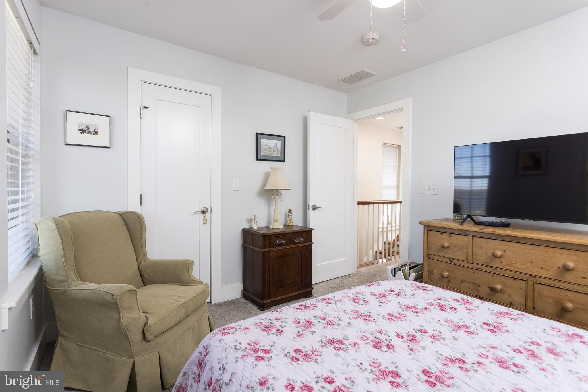 OLIVER BEACH - Residential