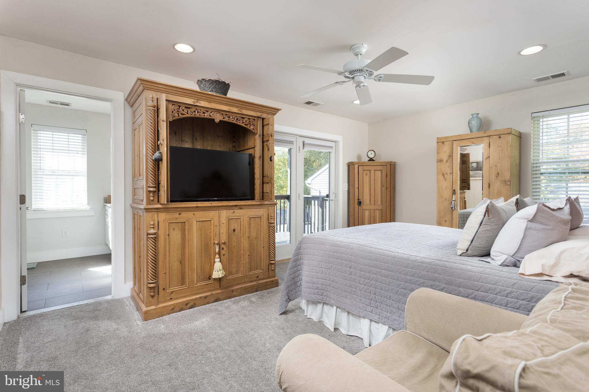 OLIVER BEACH - Residential