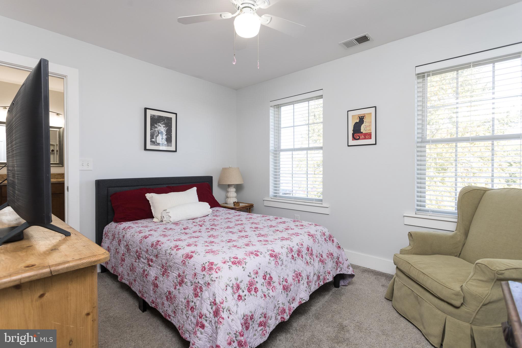 OLIVER BEACH - Residential