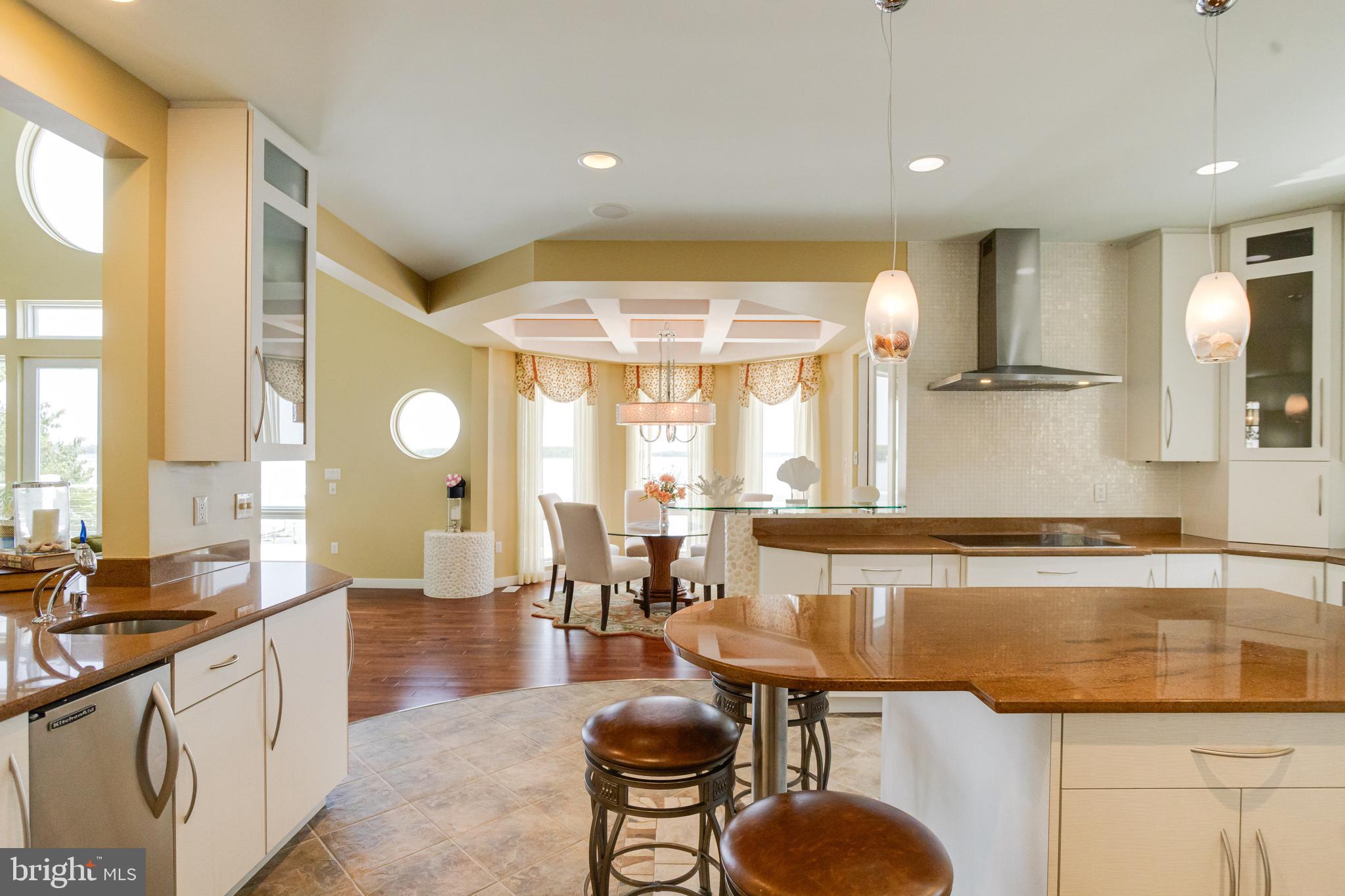 ROCKAWAY BEACH - Residential