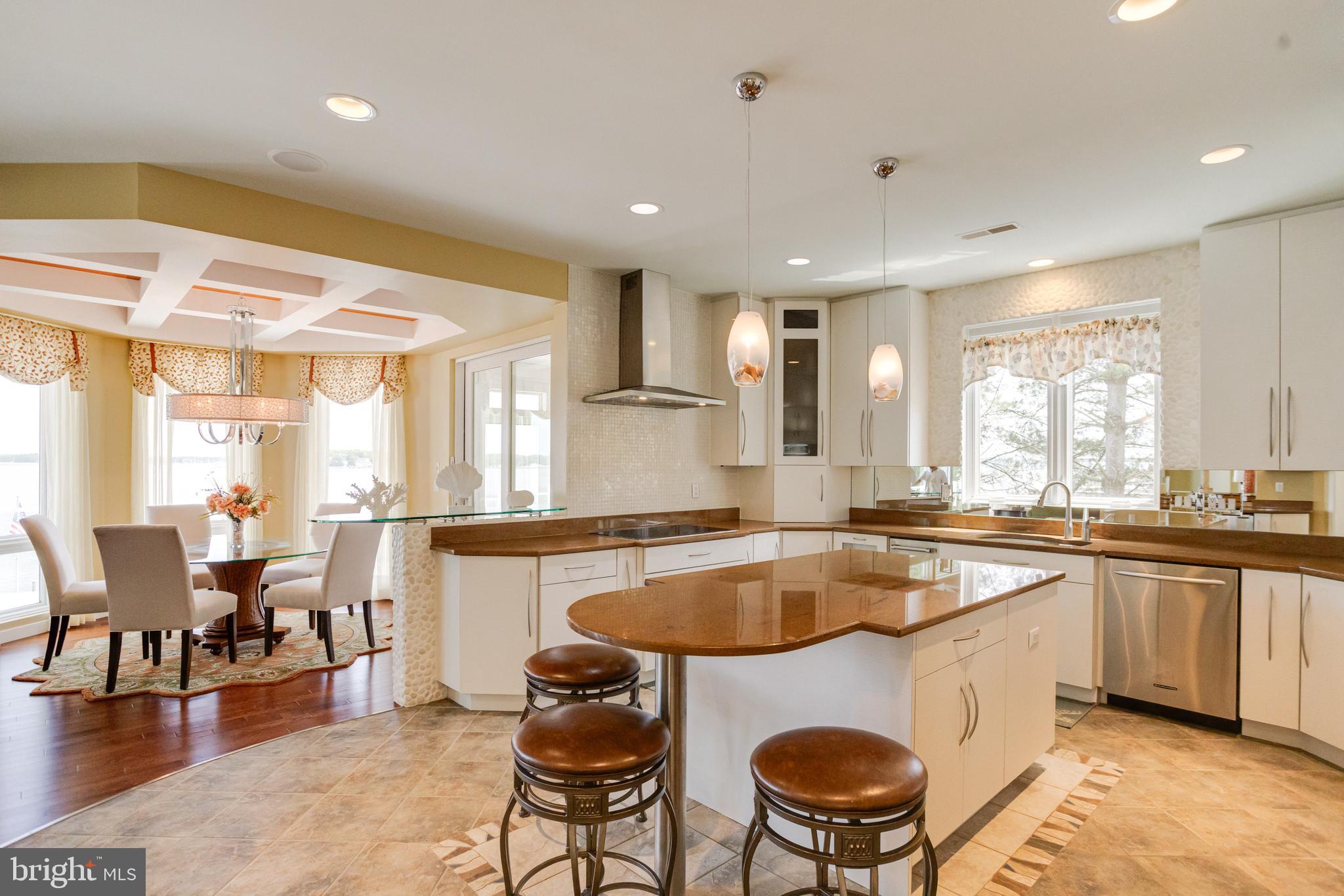 ROCKAWAY BEACH - Residential