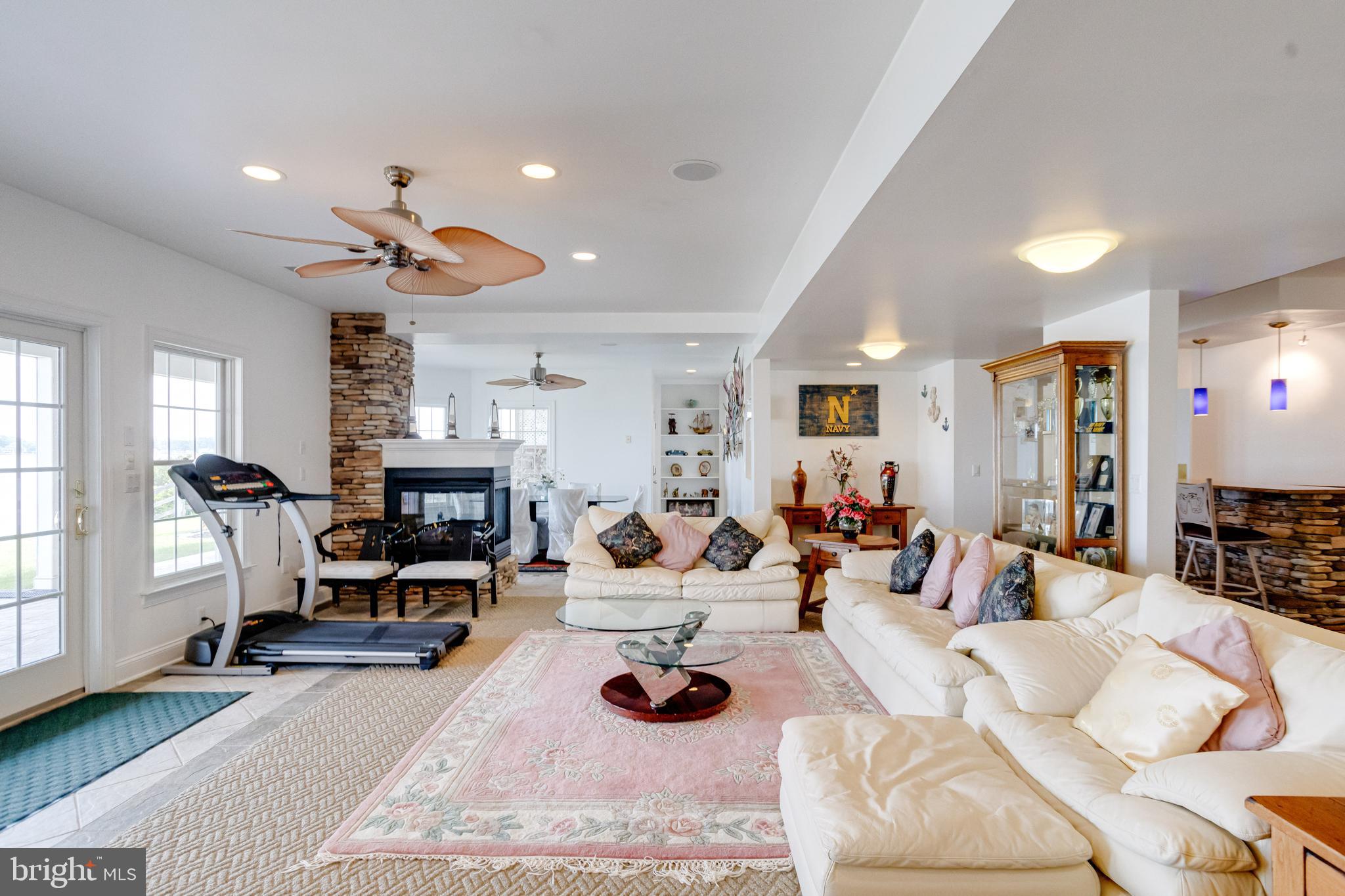 ROCKAWAY BEACH - Residential