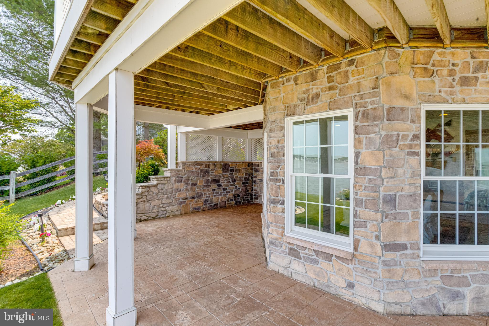 ROCKAWAY BEACH - Residential