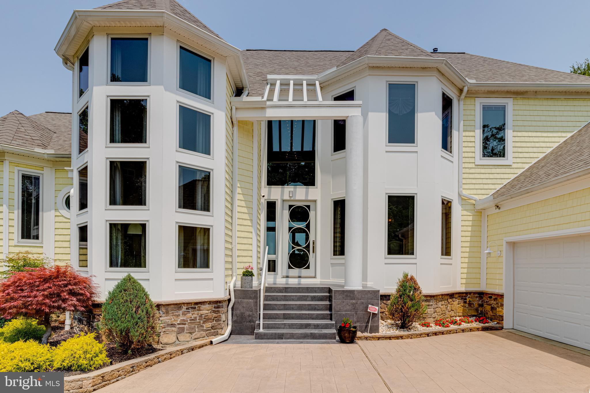 ROCKAWAY BEACH - Residential