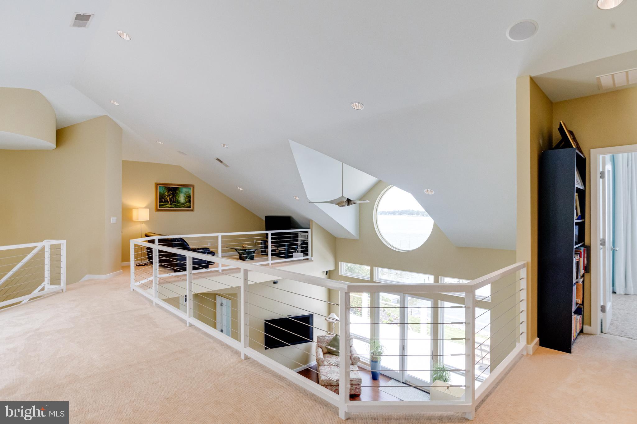 ROCKAWAY BEACH - Residential