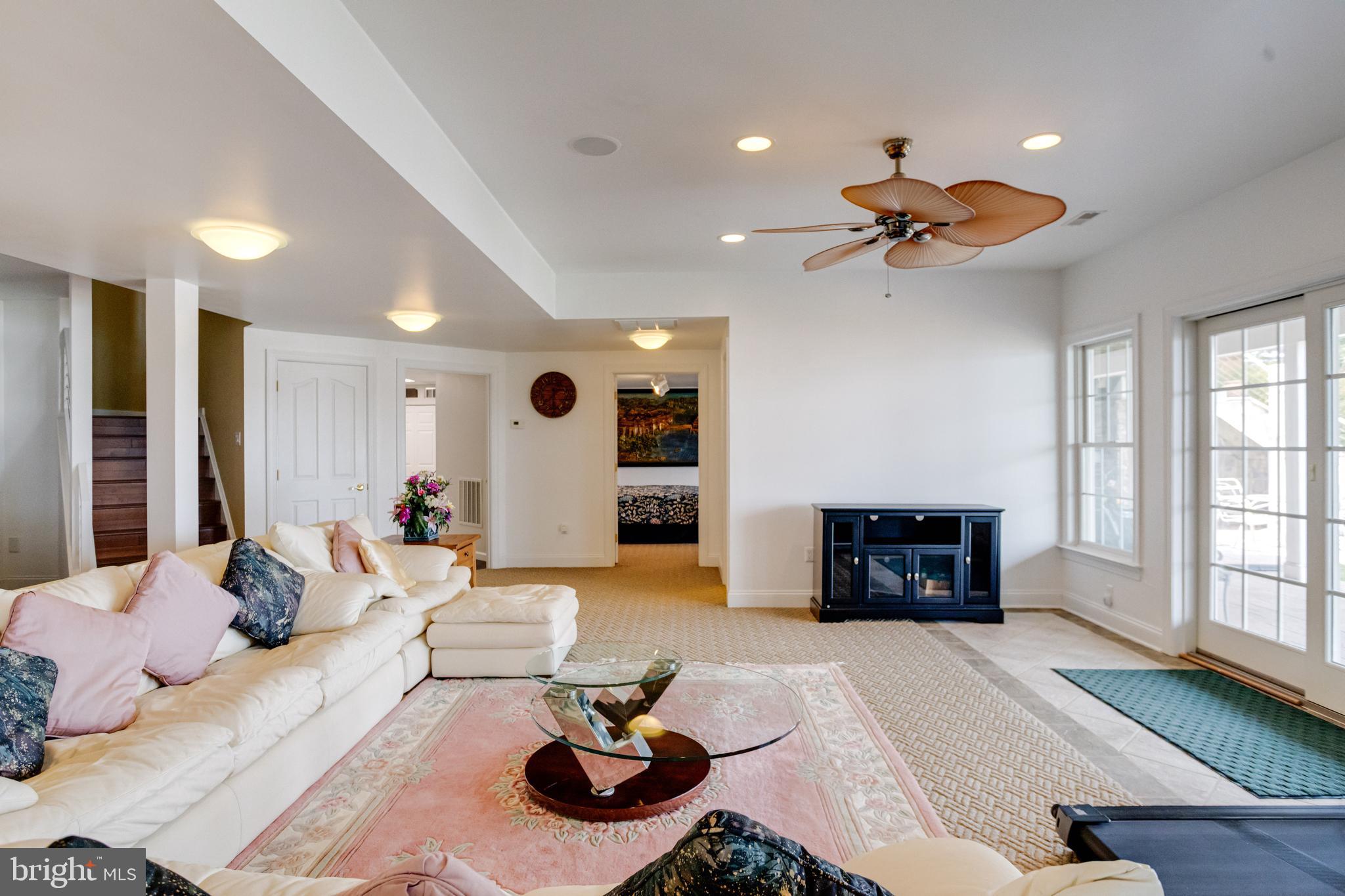 ROCKAWAY BEACH - Residential