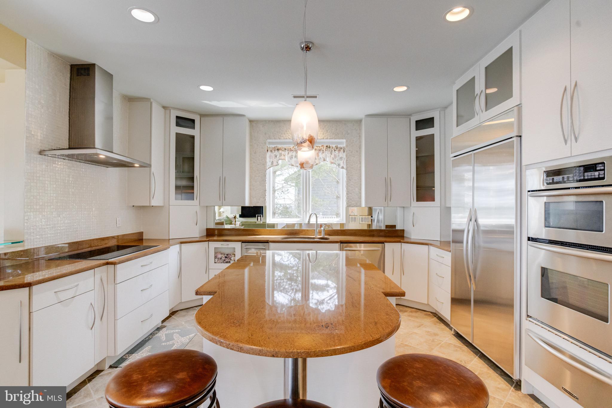 ROCKAWAY BEACH - Residential