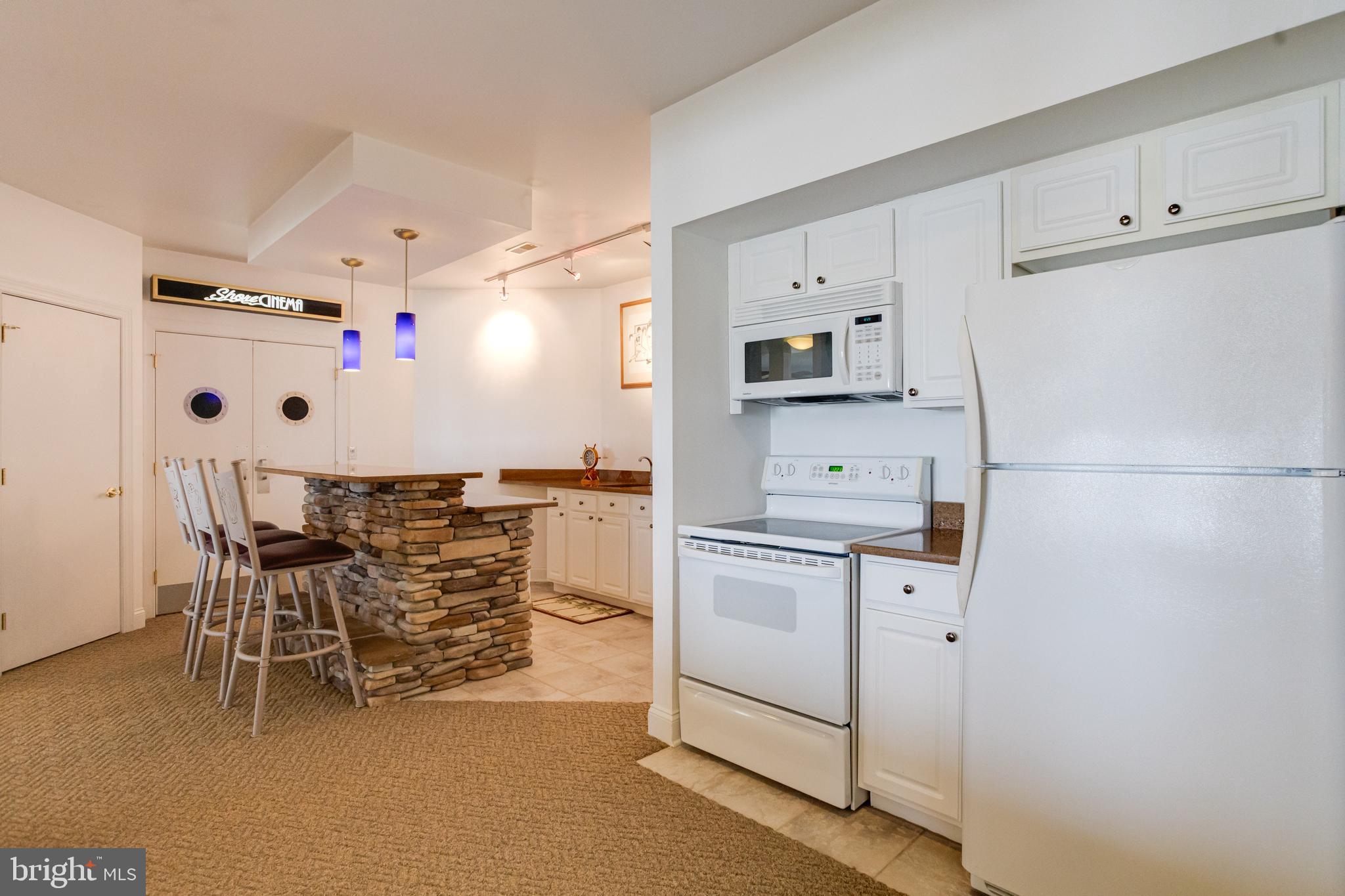 ROCKAWAY BEACH - Residential