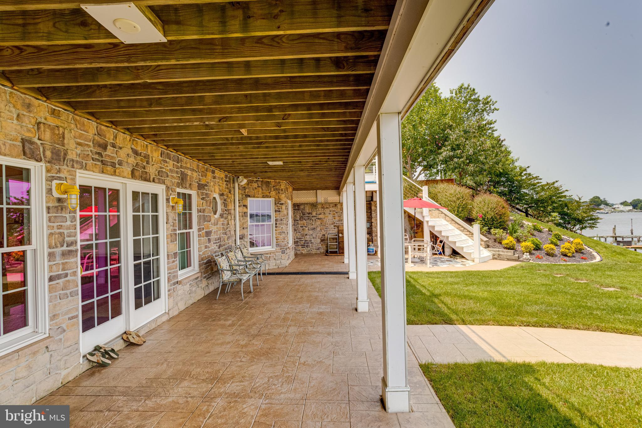 ROCKAWAY BEACH - Residential