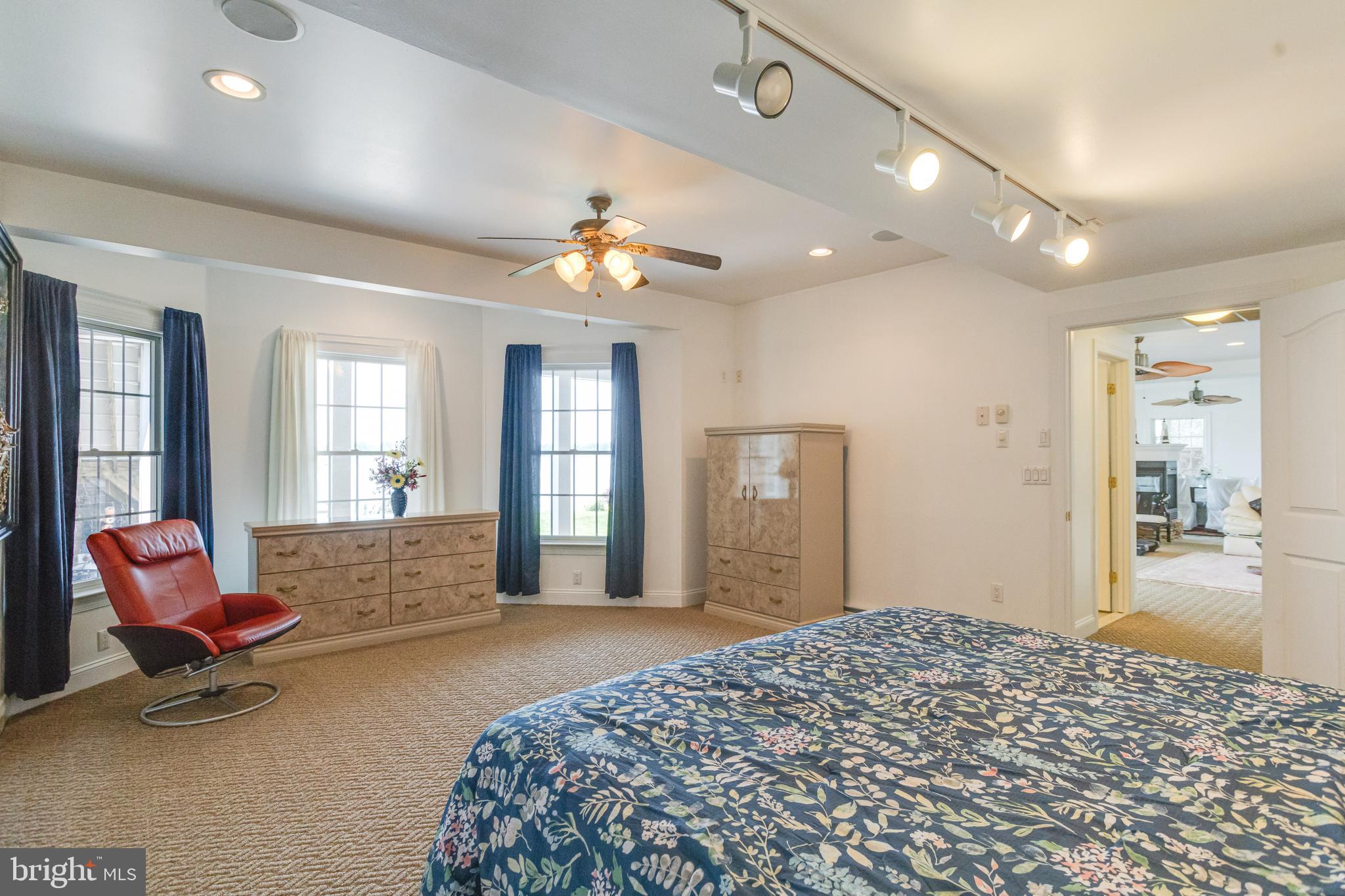 ROCKAWAY BEACH - Residential